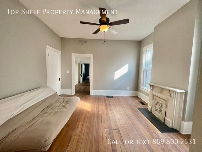 Building Photo - Beautiful Renovated 3 Bed 2 Bath Close to ...