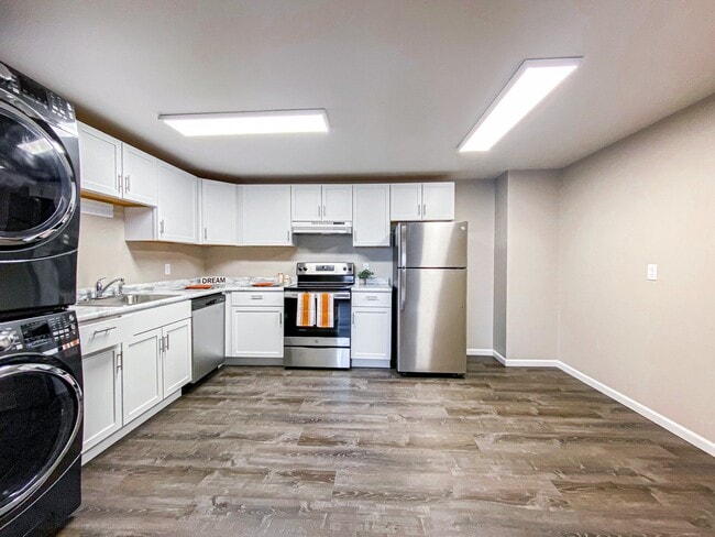 Building Photo - Petra Apartments