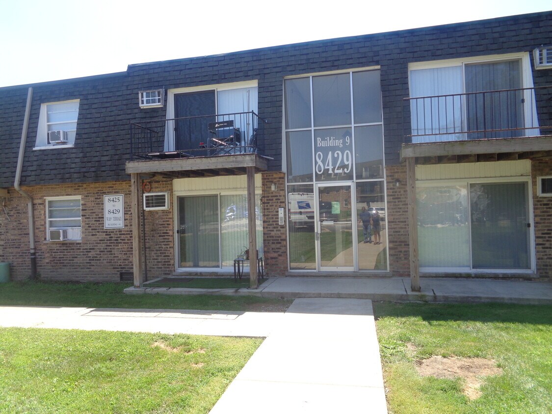8429 101st Terrace Unit 9103, Palos Hills, IL 60465 Condo for Rent