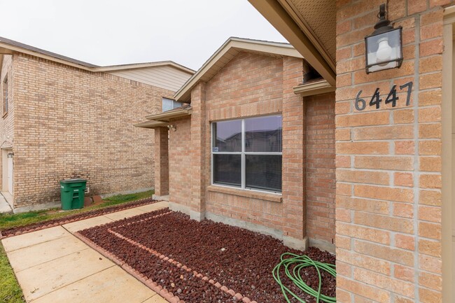 Foto del edificio - 6447 Miners Hill