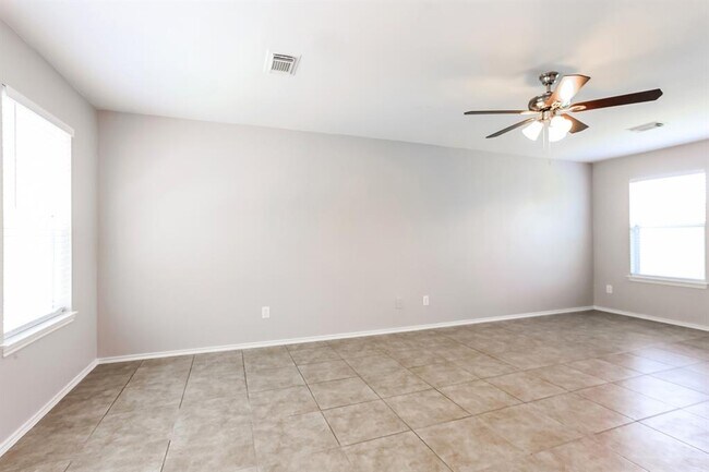 Foto del edificio - 7219 Rising Brook Dr