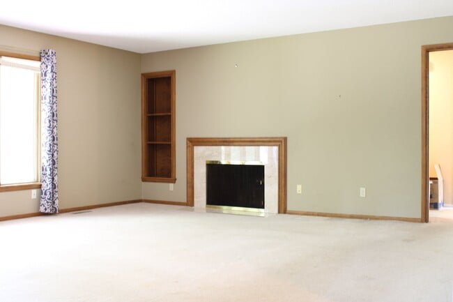 Building Photo - 5317 Malibu Dr