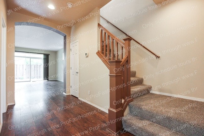 Building Photo - 20703 SW Rosemount St