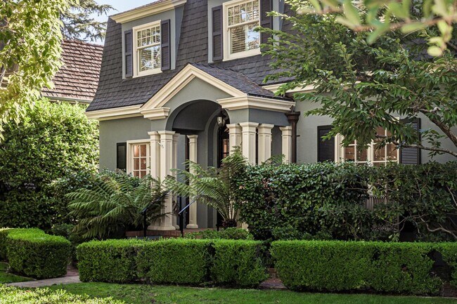 Foto del edificio - 719 W Poplar Ave