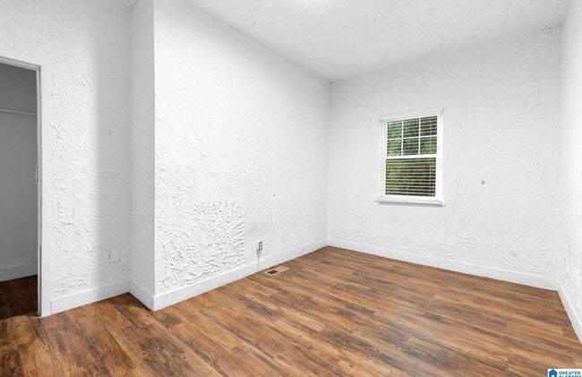 Building Photo - 408 5th Place Pratt