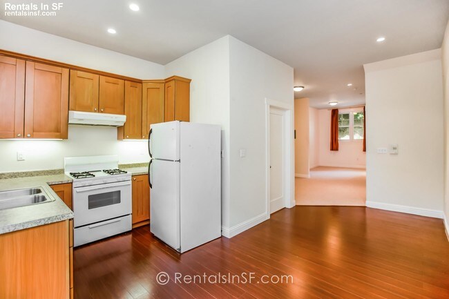 Building Photo - Spectacular Studio in Potrero Hills!
