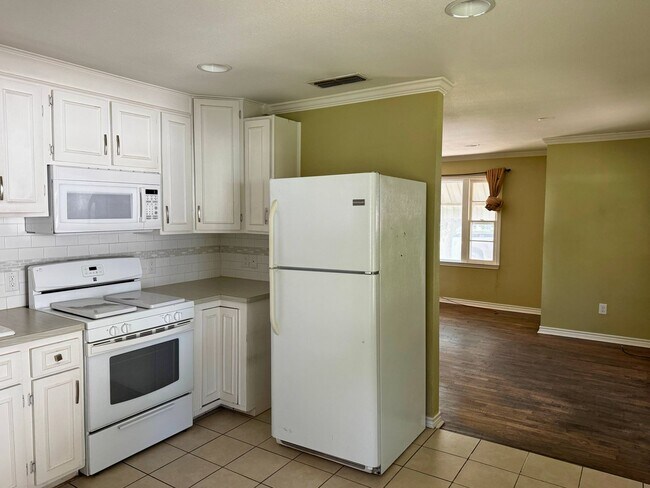 Building Photo - Adorable 2 Bed 1 Bath Home in Faith Village