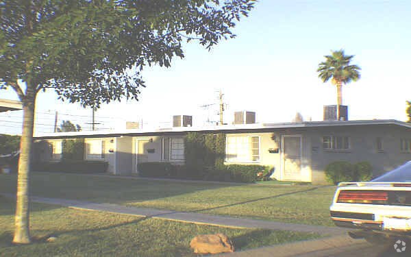 Building Photo - 3633-3637 E Verde Ln