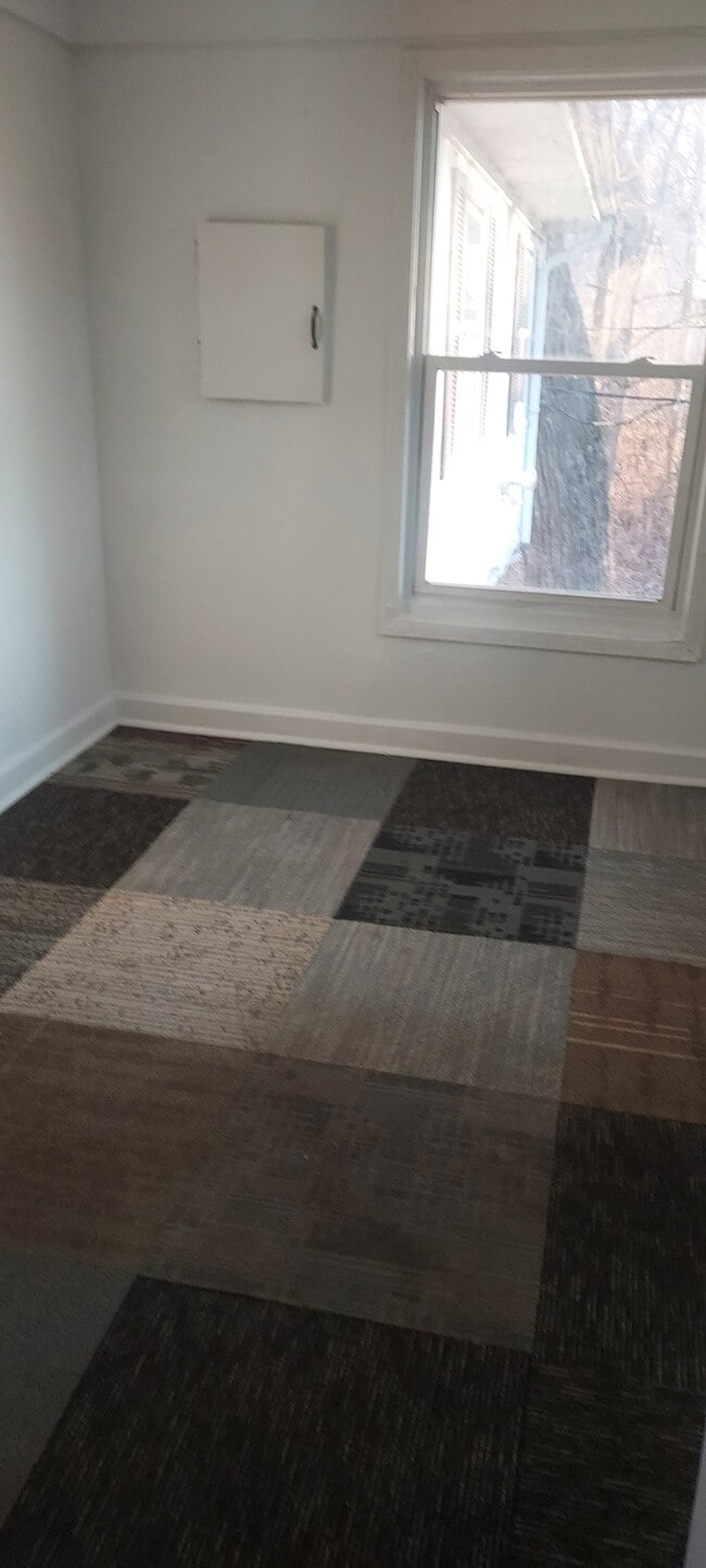 Building Photo - 2802 S Main St