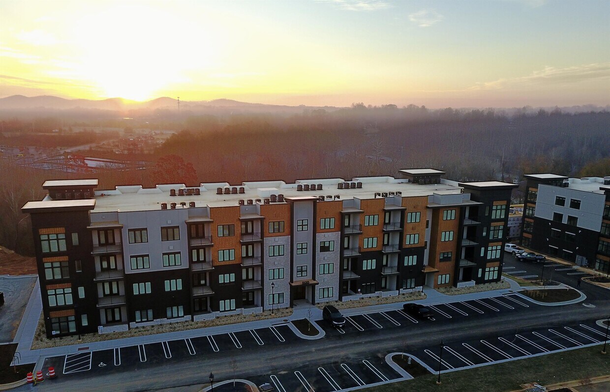 Primary Photo - 1120 Rosedale Blvd