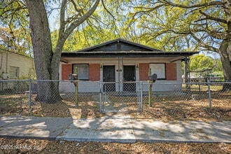 Building Photo - 4114 Moncrief Rd
