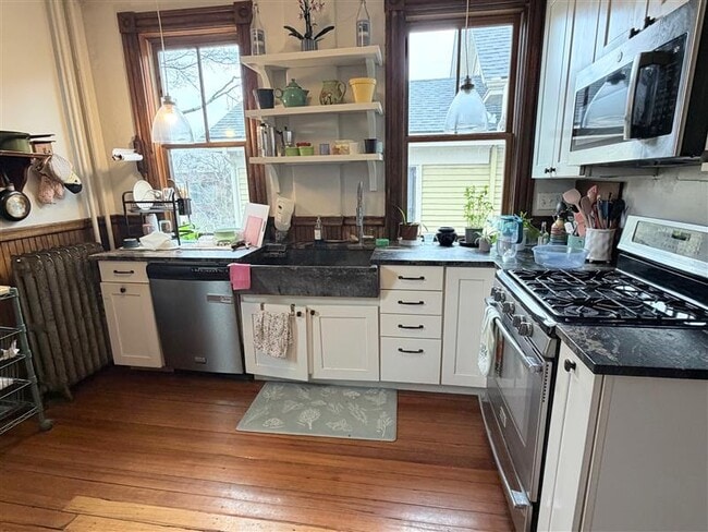 Building Photo - 13 Linden Ave