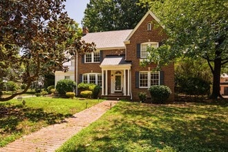 Building Photo - 617 Fountain Pl
