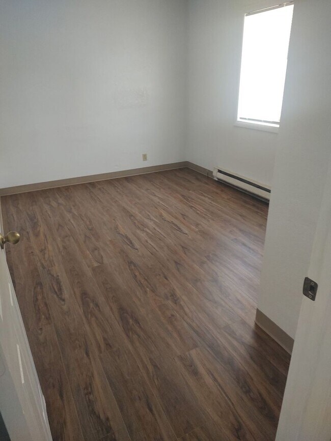 Foto del edificio - Located in Lakeview! Newly Renovated 3 Bedroom, 1 Bathroom Home