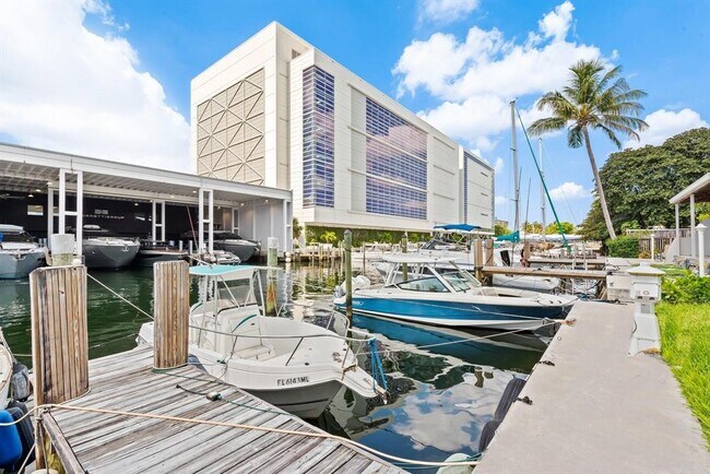 Foto del edificio - 1490 SE 15th St