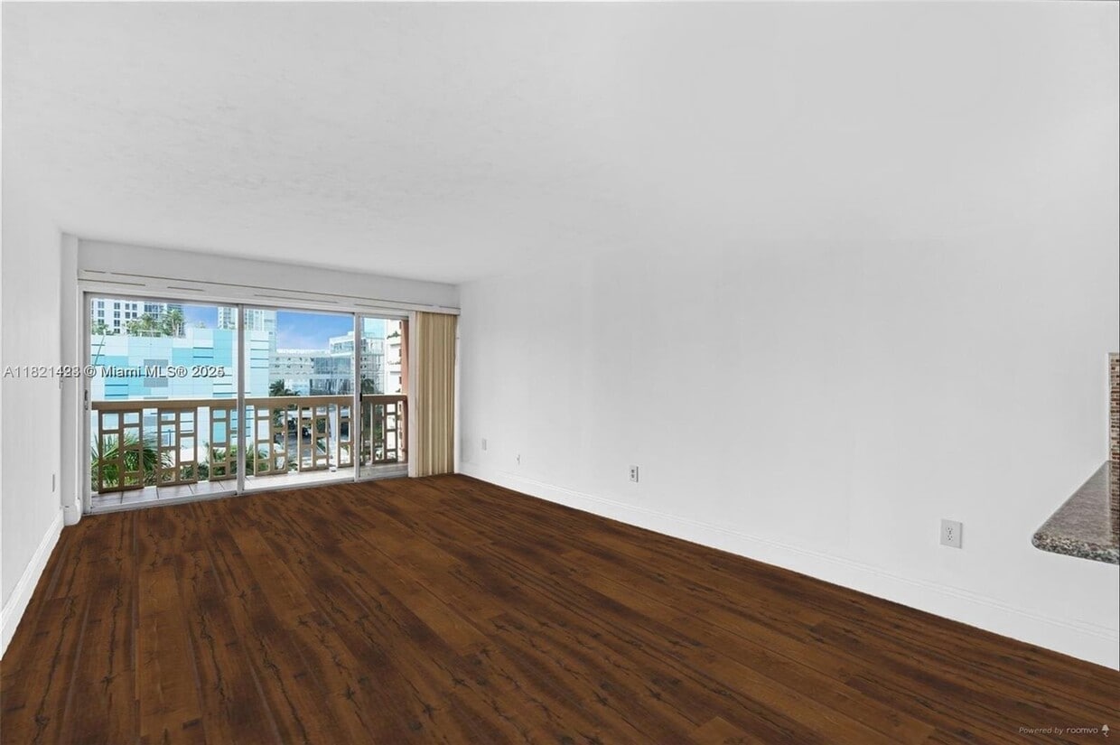 Foto principal - 600 NE 25th St