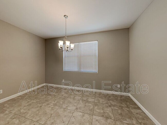 Foto del edificio - 30388 W Amelia Ave