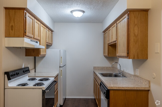 2BR, 1BA - 800SF - Kitchen - Clinton Manor Apartments