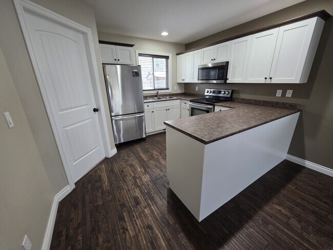 Photo du bâtiment - 8407-8487 87 St