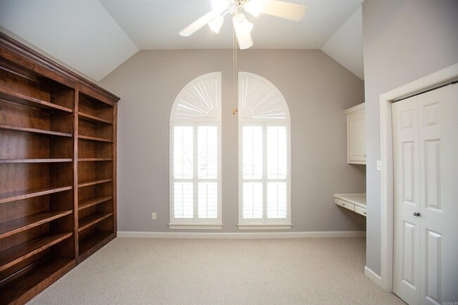 Building Photo - Amazing Woodlands Edge Home
