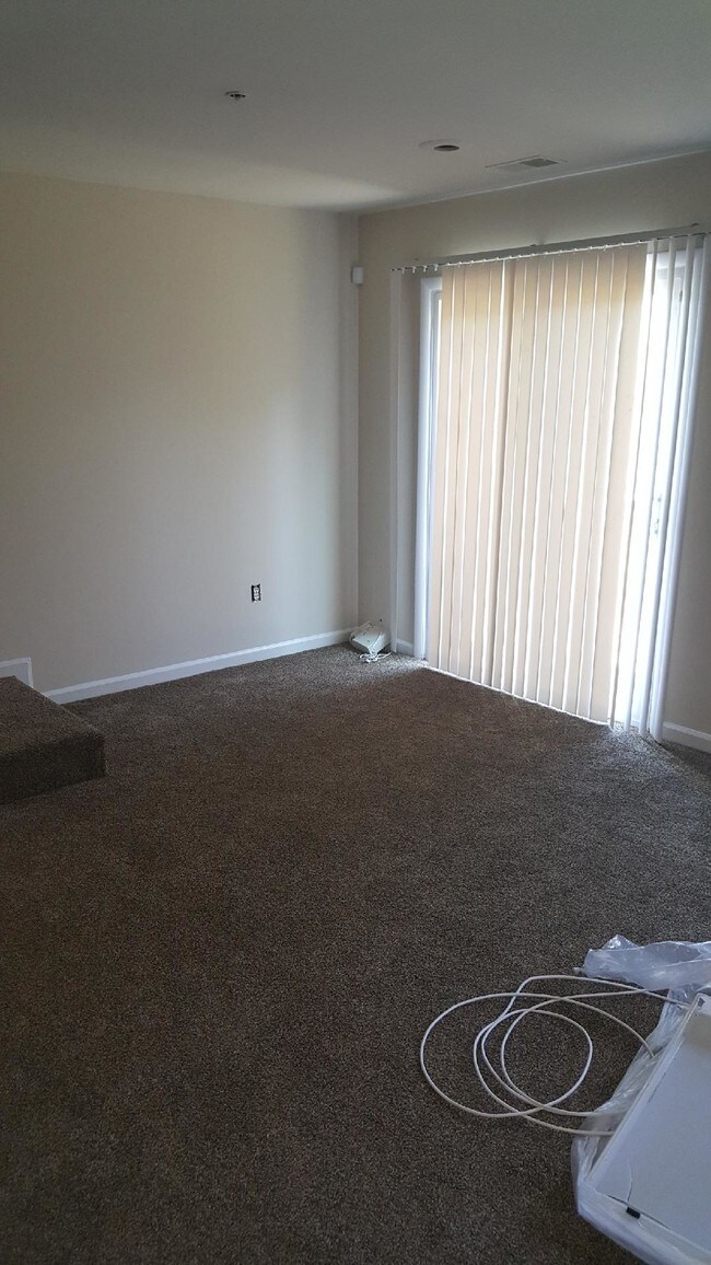 Building Photo - 5610 Larson Ct
