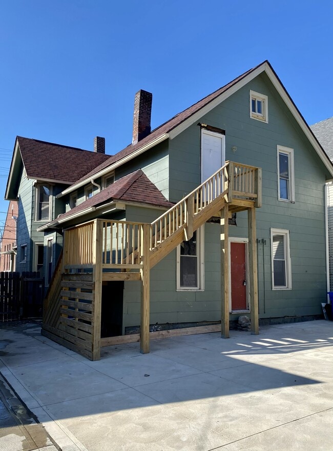 Building Photo - 3171 Scranton Rd