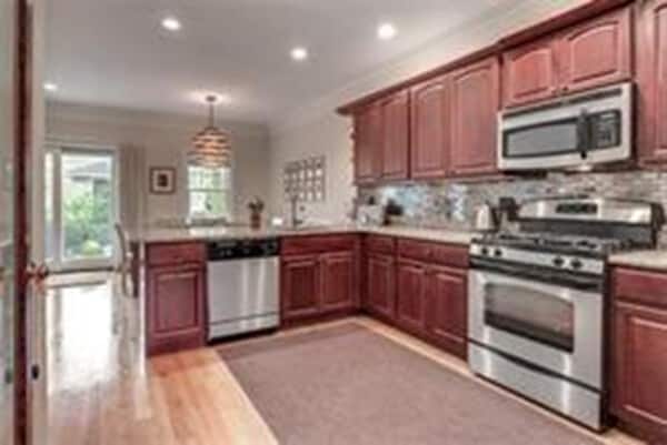 Building Photo - 68 Waverley Ave