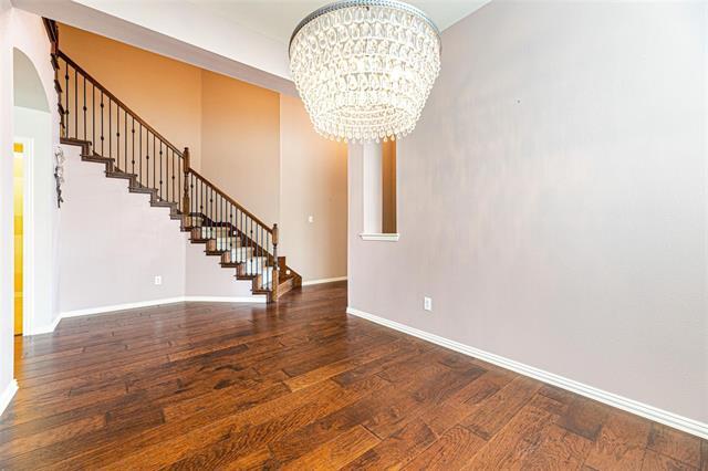 Foto del edificio - 6305 Canyon Crest Dr