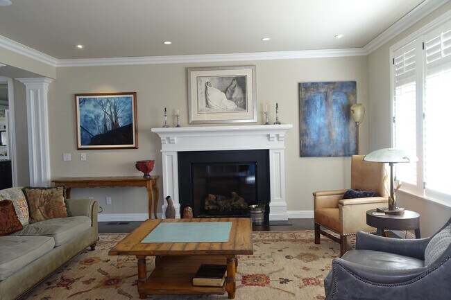 Building Photo - Fabulous Spacious home, walk to downtown M...