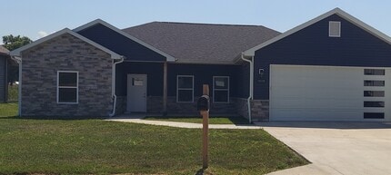Building Photo - 1808 Sierra