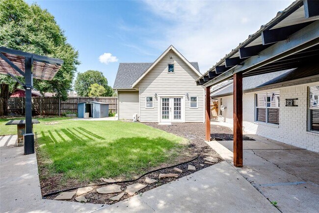 Building Photo - 1809 Norwich Pl