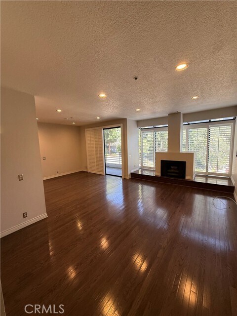 Foto del edificio - 270 Cagney Ln