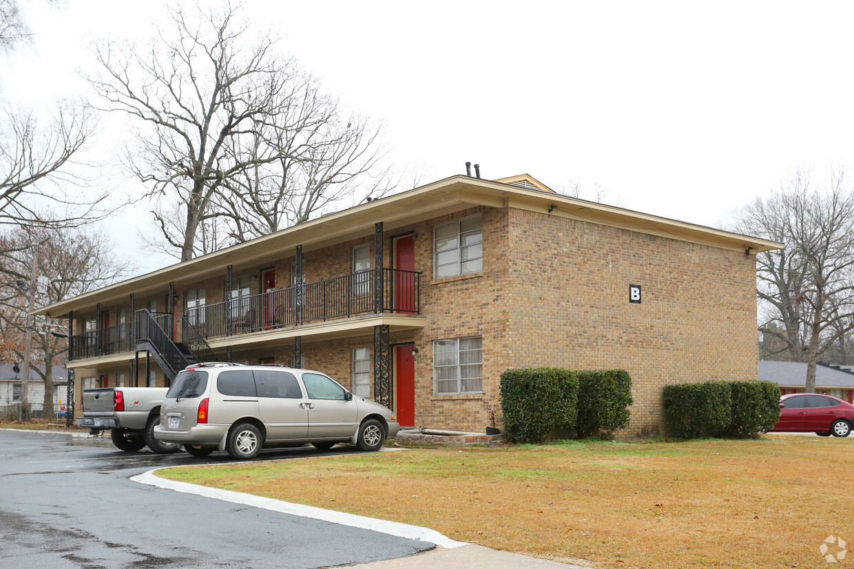 Foto del edificio - Royal Oaks Apartments