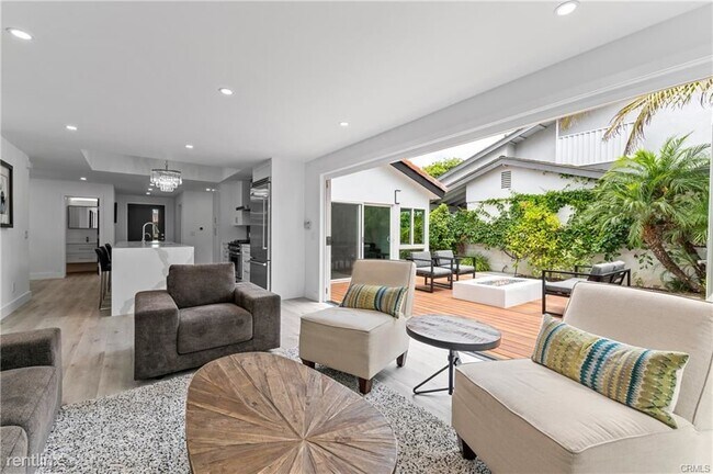 Building Photo - 3 br, 3.5 bath House - 9002 Five Harbors Dr