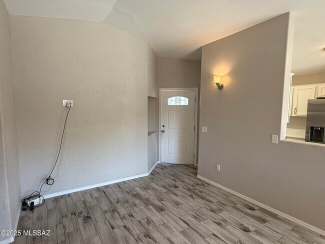 Foto del edificio - 8136 N Carefree Wy