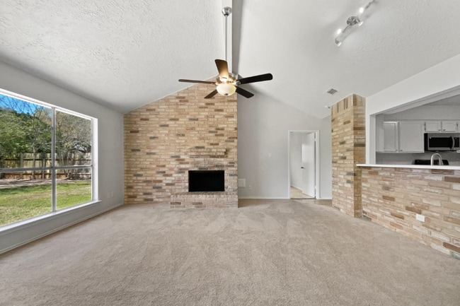 Foto del edificio - 5315 Windsong Trail