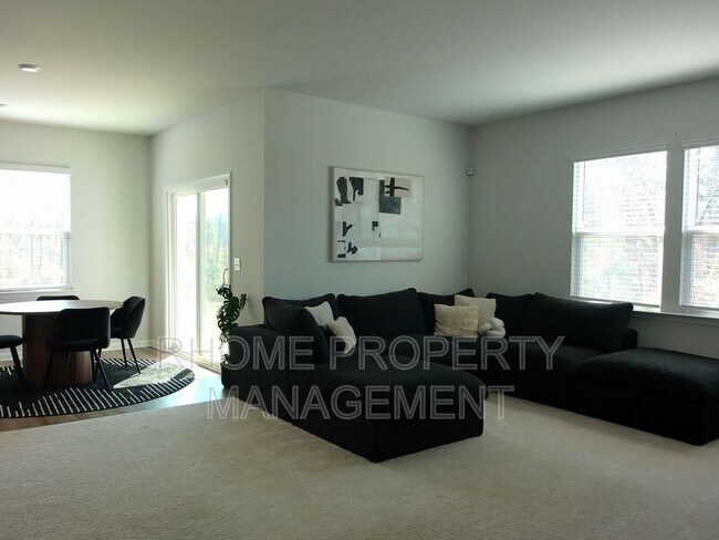 Foto del edificio - 3026 Birdsong Ave