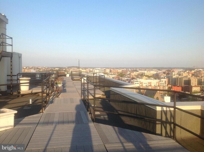 Foto del edificio - 1615 Q St NW