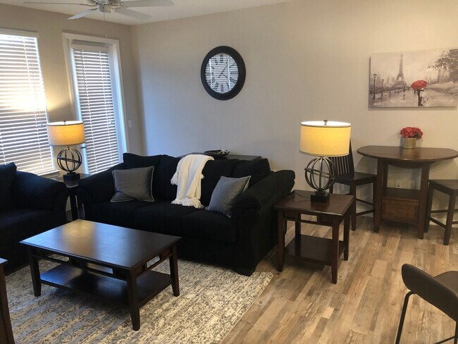 Foto del edificio - 1526 Millspring Dr