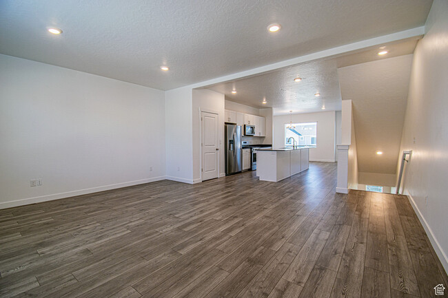 Foto del edificio - 1077 Waterway Ln