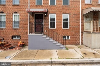 Building Photo - 1326 N Stockton St