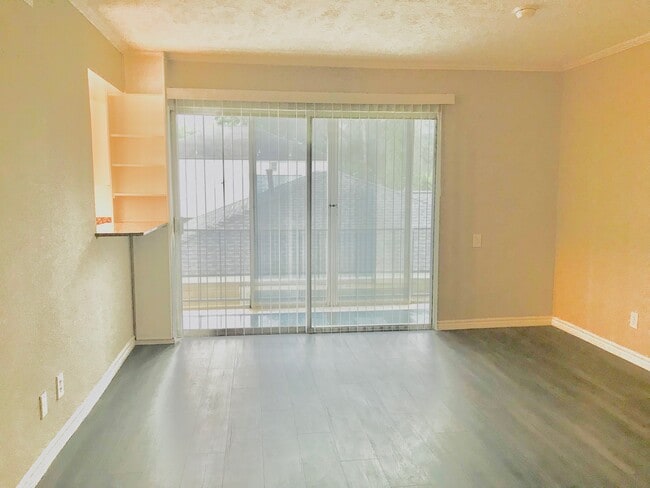 large living area - 505 Westcott St