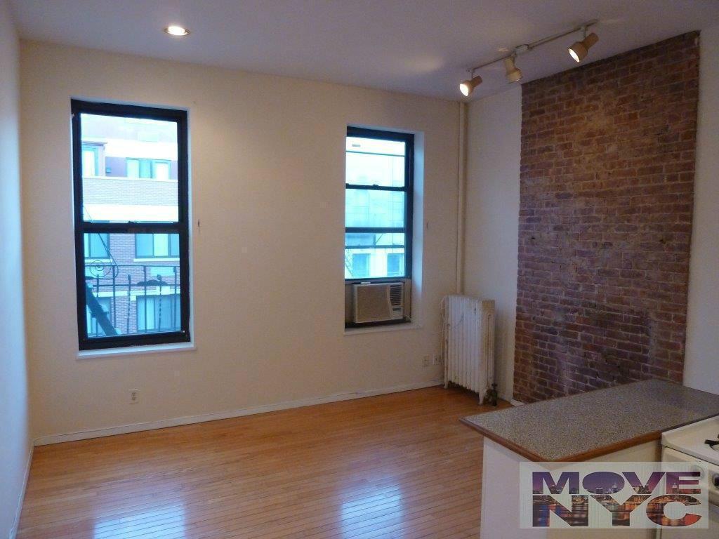 Primary Photo - 226 E 13th St