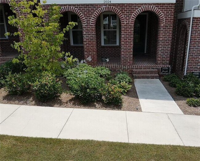 Building Photo - 2024 Attell Way
