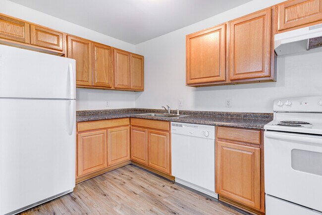 Cocina - 32005 W 12 Mile Rd