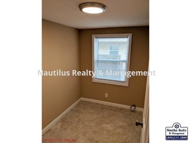 Foto del edificio - 809 E 11th Ct