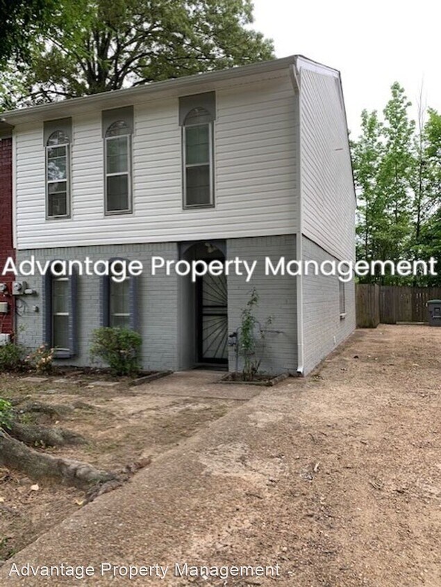 Foto principal - 3 br, 2 bath House - 1270 Royal Oaks Cv.