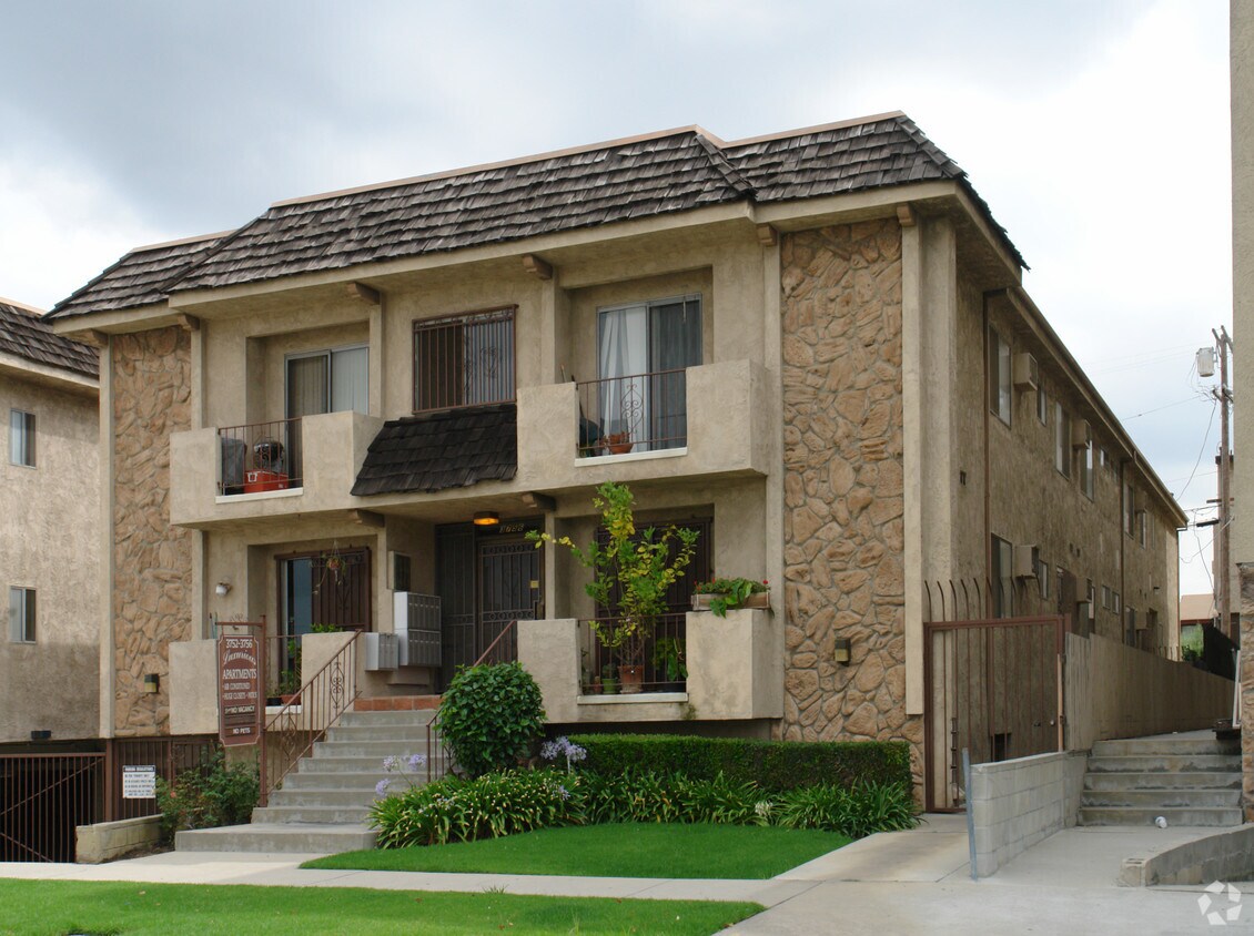 Building Photo - 3752 Hughes Ave