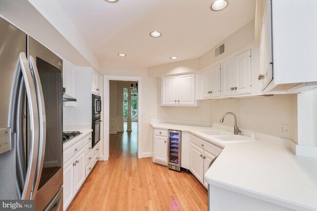 Building Photo - 4031 Mansion Dr NW