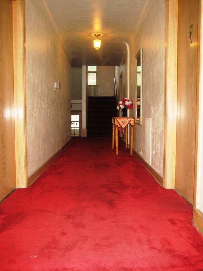 Front Hallway - 1339 2nd Ave SE